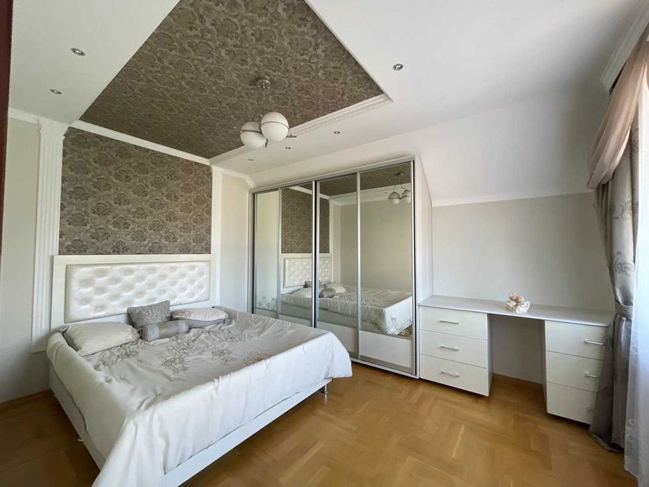 Продається шикарний будинок біля Івано-Франківська!