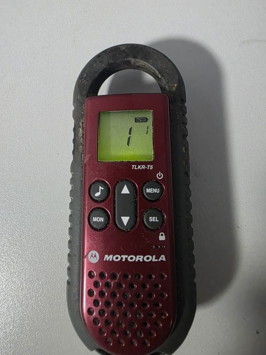 Продам рацию Motorola TLKR-T5