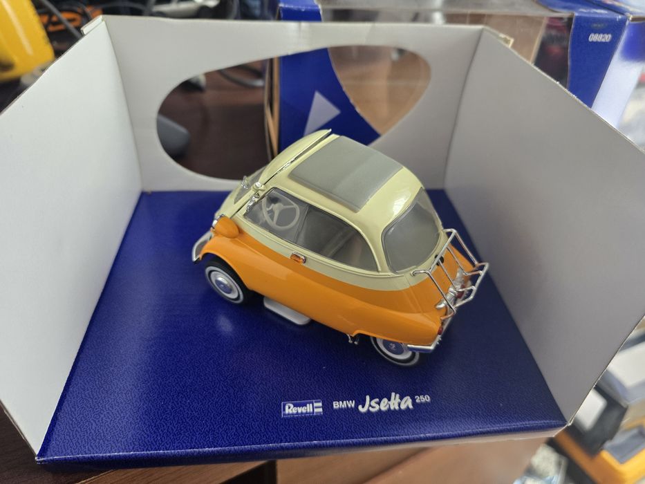 Revell BMW Isetta 250 Skala 1:18