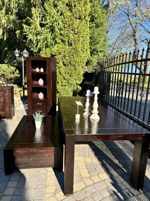 Zestaw mebli drewnianych – komoda + witryna + stół + ława + RTV-