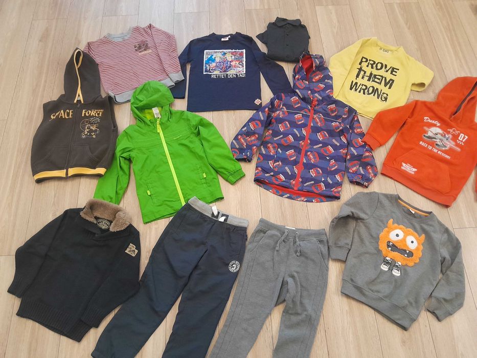 Одяг для хлопчика 116-122см Ветровка штани кофта реглан