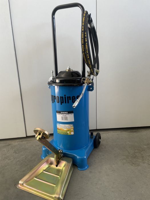 Bomba de massa 12 litros com pedal e rodas