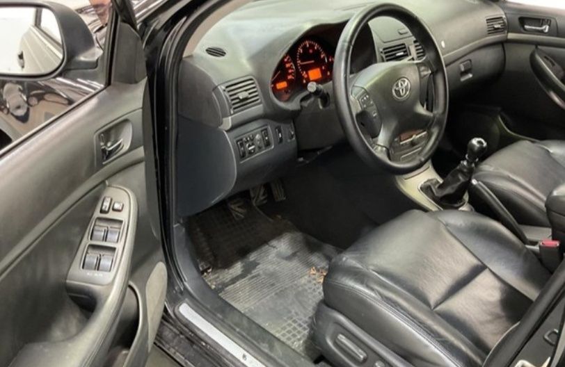 Toyota Avensis  SW 2.2D-4D ano 2007 excelente estado