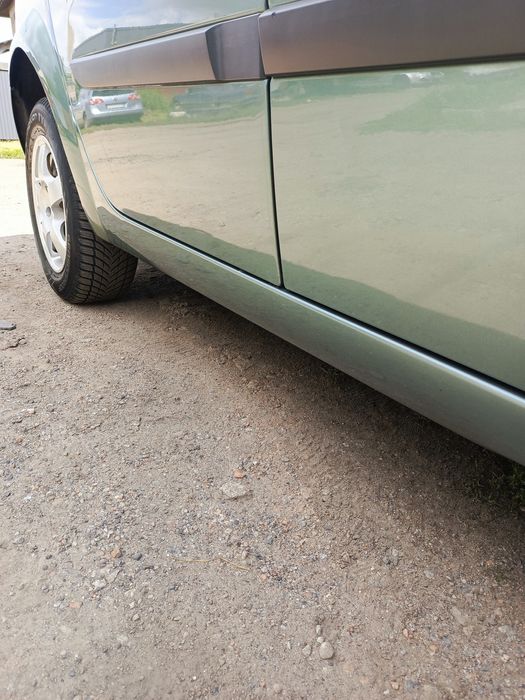 Свіжопригнане авто