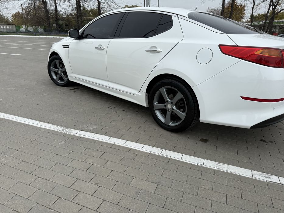Продам свою KIA K5 в хорошем состояние