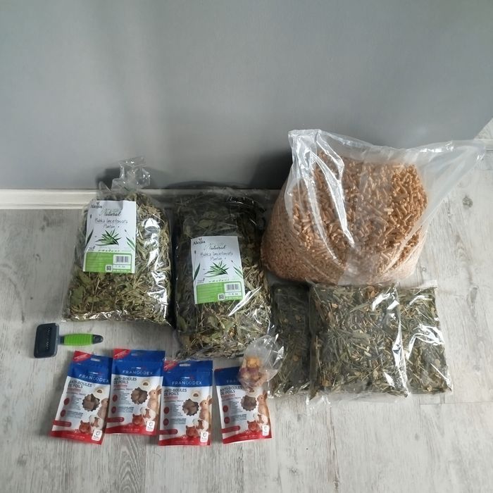 Pellet karma zioła i smaczki odkłaczające dla królika