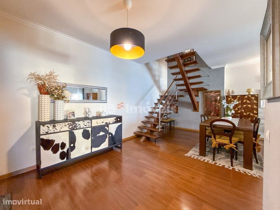 Apartamento T4 Duplex c/ Varandas, Arrecadação e Parqueamento - no ...