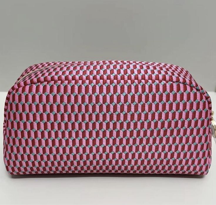 Bvlgari / Косметичка яскрава нова вмістка