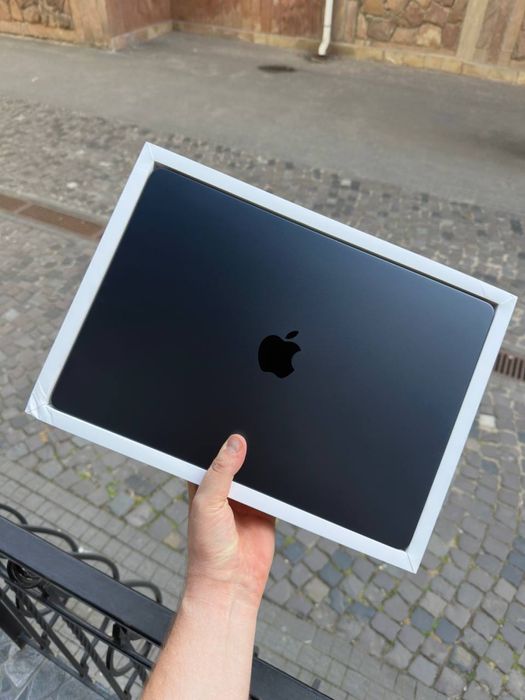 Apple MacBook Pro 16" M3 Pro 36ram 512ssd Space Black MRW23 акум 100% ідеал , офф гарантія на розбиття