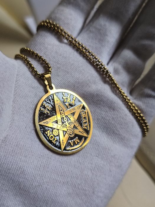 Colar em aço inoxidável Pentagrama Prateado ou Dourado