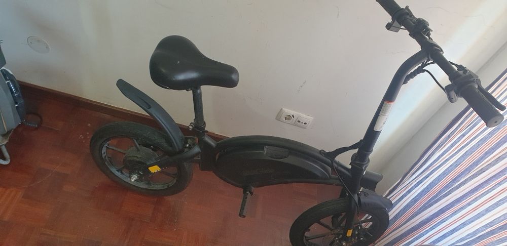 Bicicleta Elétrica UrbanGlide 160 (Com Carregador)