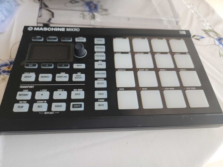 Native Instruments Maschine Mikro (Como novo)