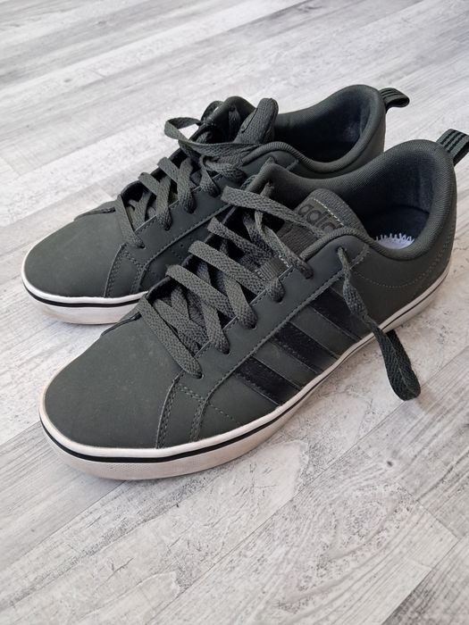 Tenis Adidas usados poucas vezes