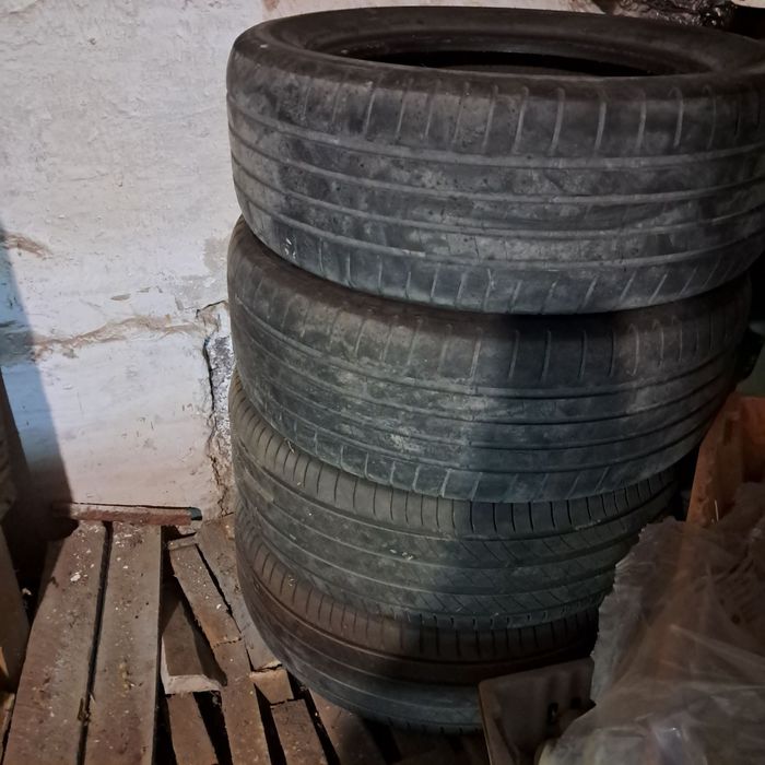 Продаються шини літні