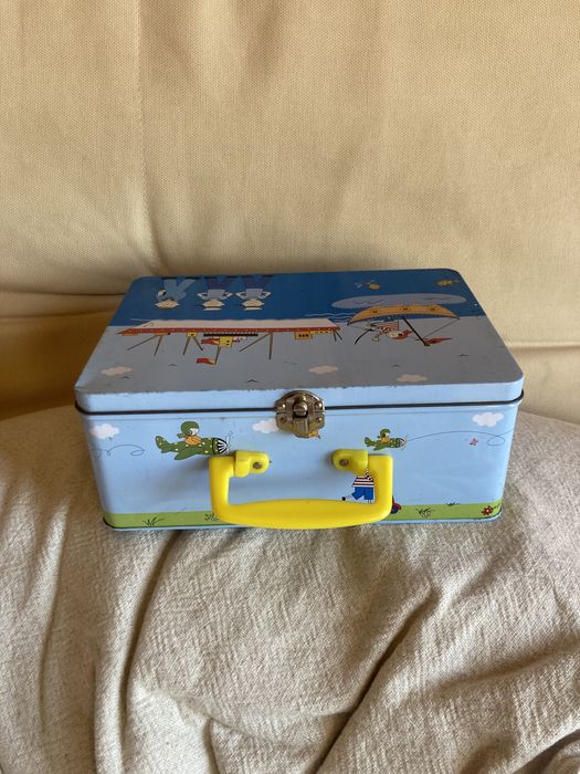 Children's lunch box in tin64740548036483121