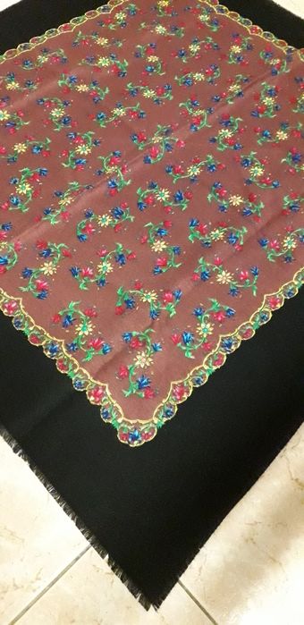 Lenços antigos e xailes