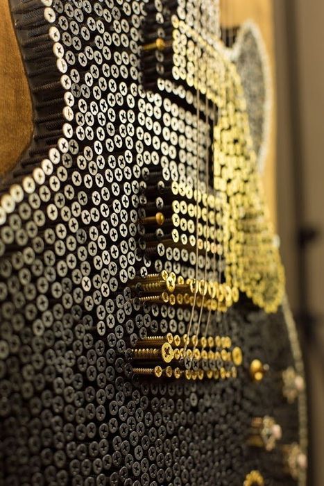 Guitarra Gibson Escultura De Luxo Feita Com 7000 Parafusos
