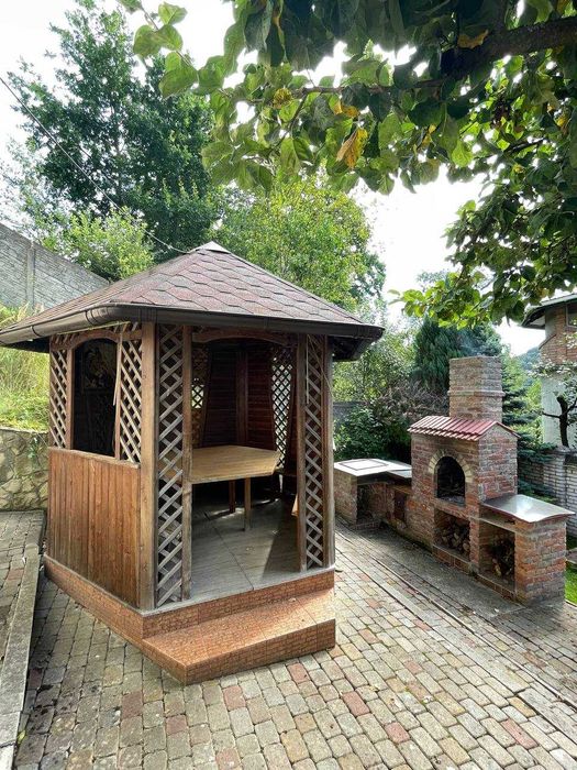 Продаж будинку та ділянки в смт. Івано Франкове