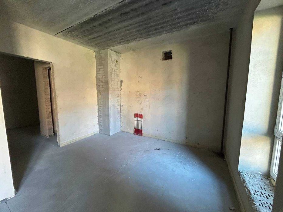 Продам здану 2-кімнатну квартиру . ЖК Долішній. БАМ