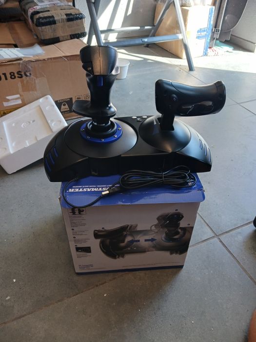 Thrustmaster T.Flight Hotas 4