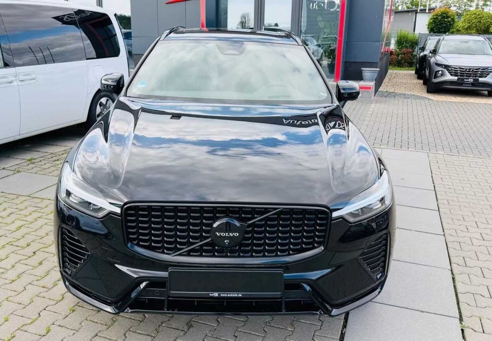 Volvo XC60 Plus Black Edition 2024 — Plug-in Hybrid