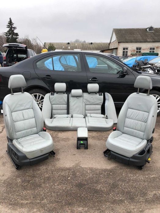 Комплект сидінь сидіння Skoda Octavia A5 Laurin & Klement шкіра