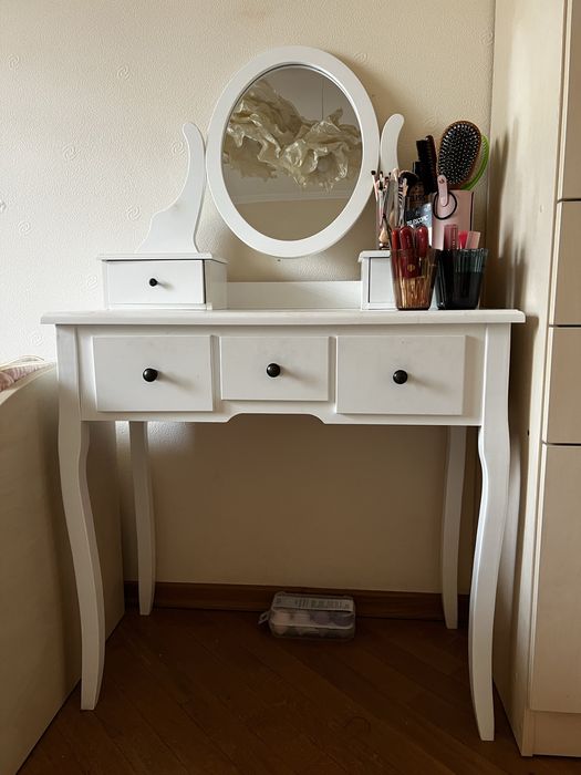 Стіл туалетний JUSK