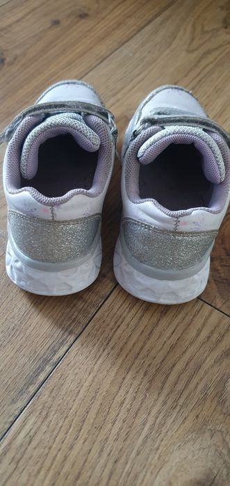 Sneakersy frozen, sportowe buty z migającymi diodami r. 27