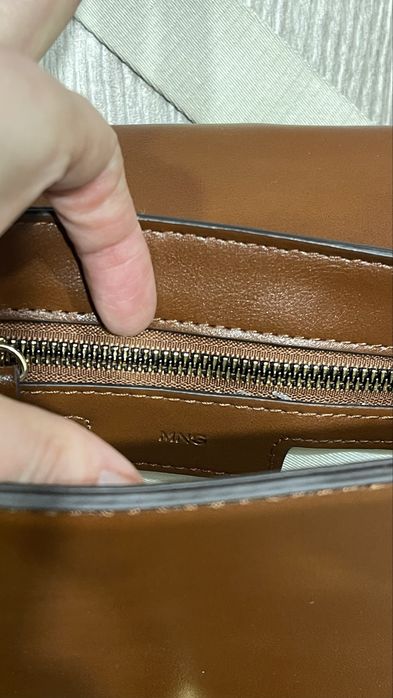 Сумка через плече від Mango