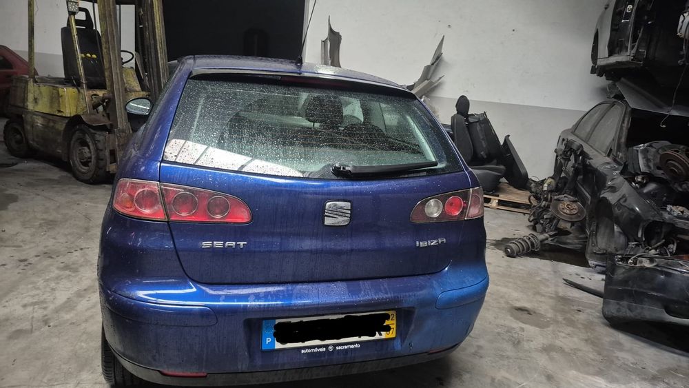 Seat Ibiza 6l para pecaa