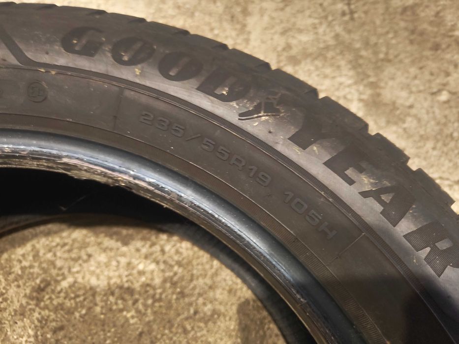 Opony zimowe uzywane 235 55 R19 Goodyear 2021 rok 4 sztuki z274