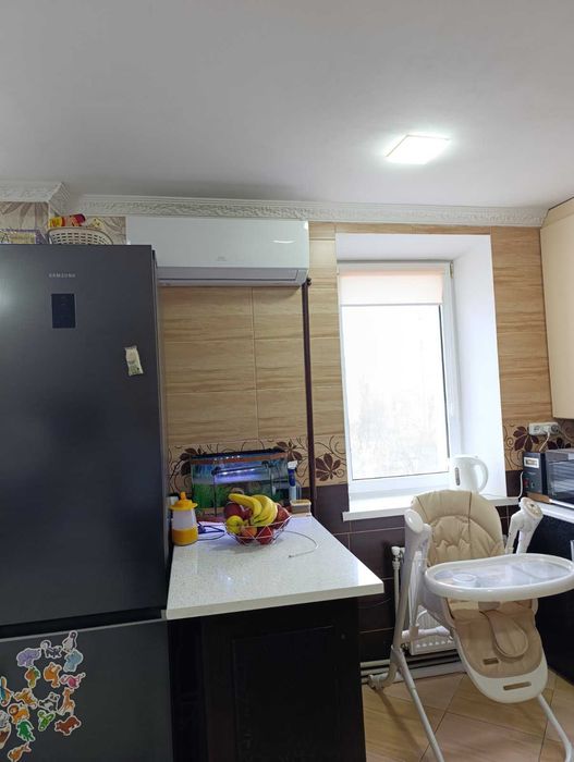 Продам трикімнатну квартиру з ремонтом