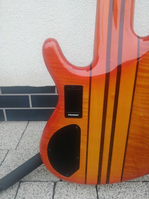 Cort A6. Gitara basowa sześciostrunowa.