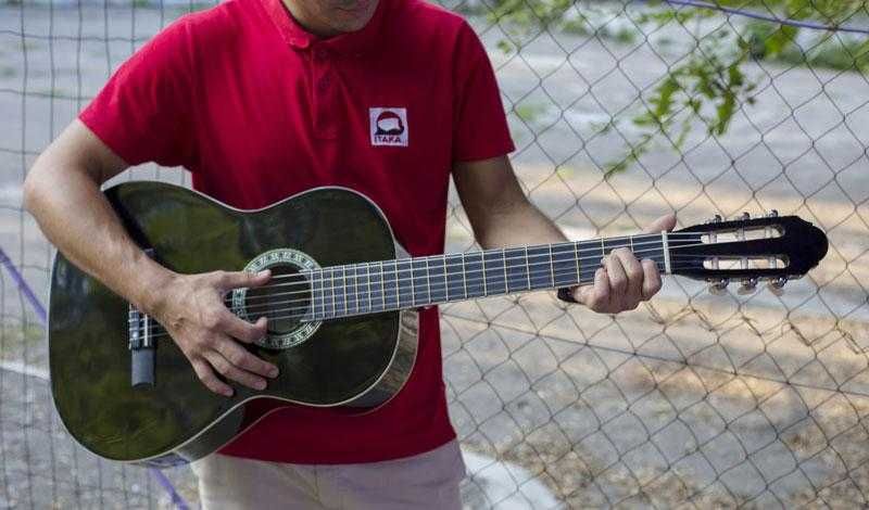 Класична гітара Almira CG-1702 NT (Набір гітариста). Знижка -10%