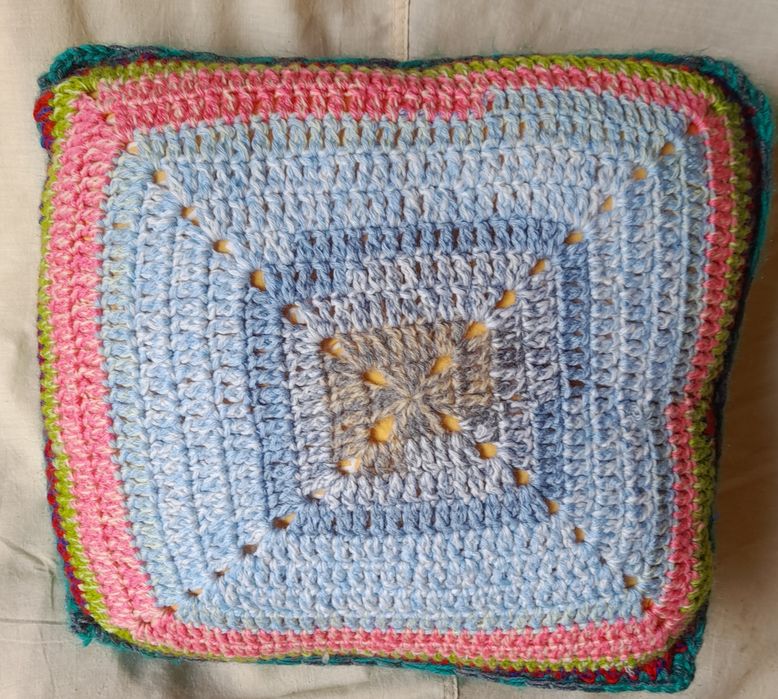 Almofadado bordados mao nova