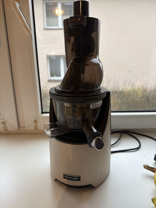 Wyciskarka wolnoobrotowa Kuvings evo820 komplet