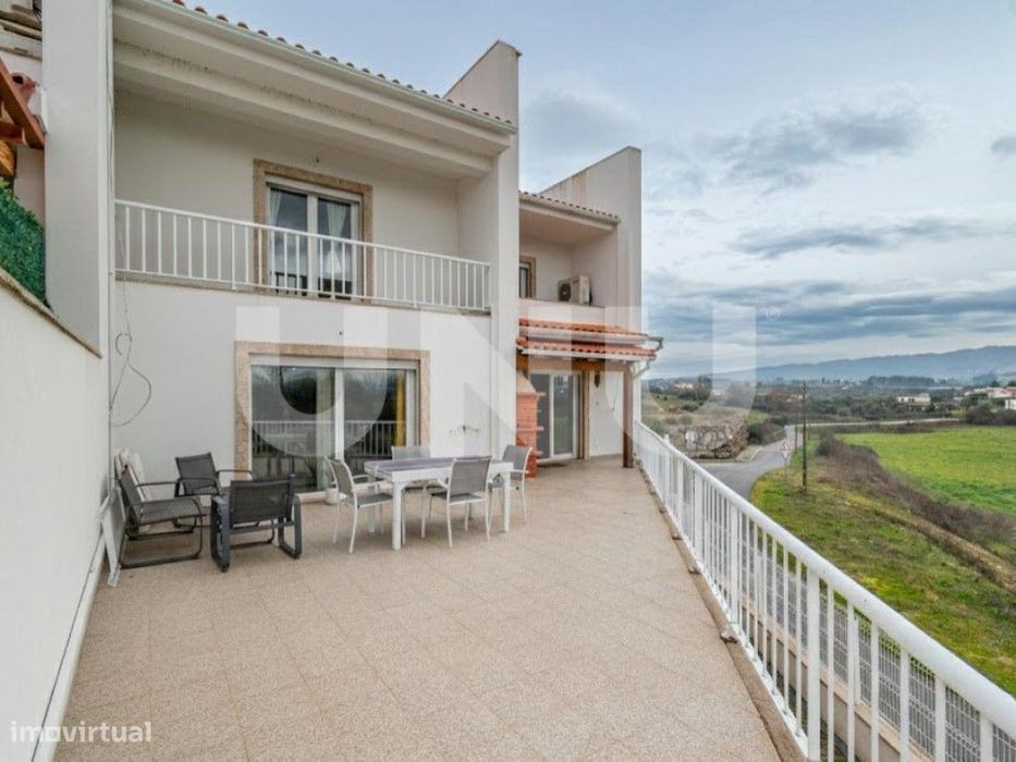 Moradia de Excelência com Jardim e Terraço a 10 minutos do centro d...