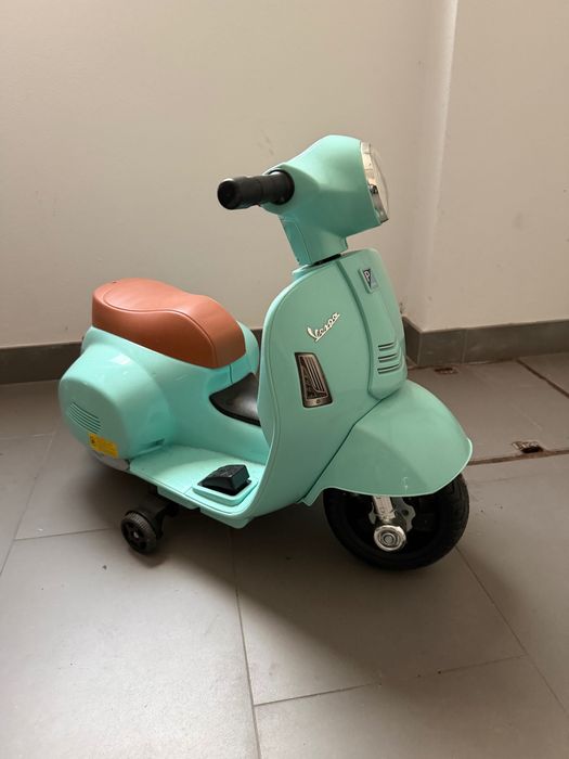 Scooter elétrica criança