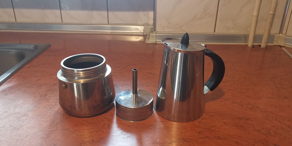 Kawiarka ze stali nierdzewnej poj. około 450ml( 9tz)