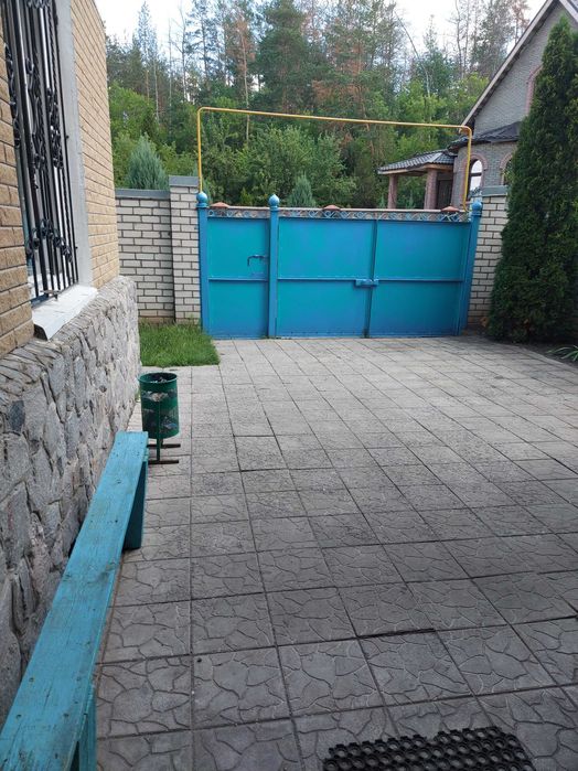 Продам дом 298 кв.м в 200 м от реки и 50 м от леса
