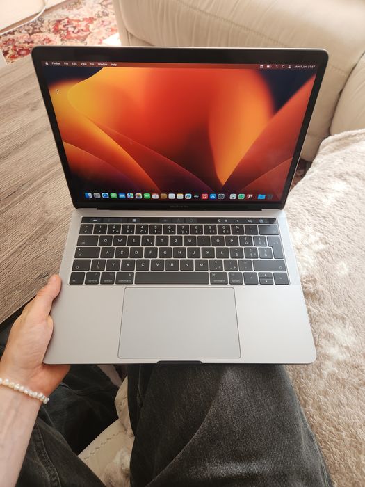 MacBook Pro 13, touchbar 2017