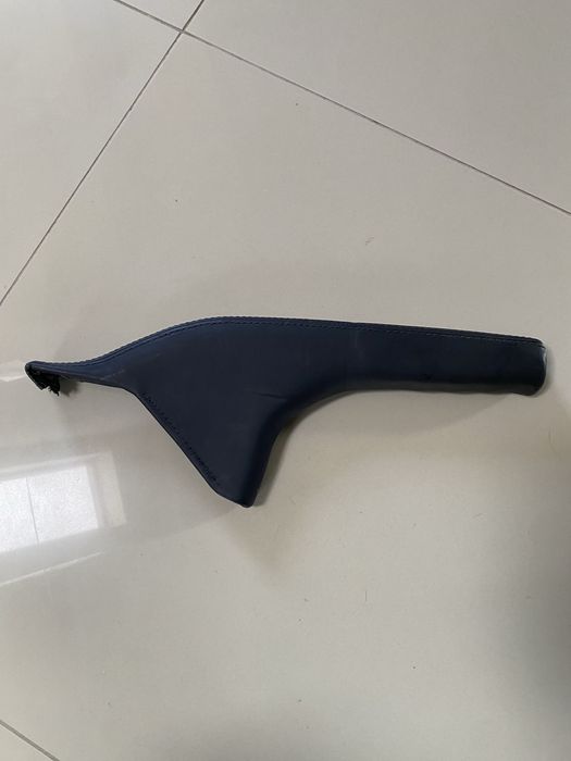 Skórzana oslona hamulca recznego skoda octavia 2008