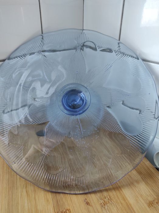 Patera Ząbkowice Drozd niebieska , duża na nóżce grube szkło serca