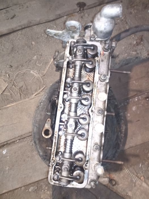 Мотор в зборі без навісного