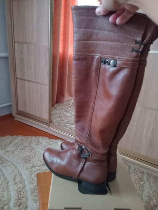 Шкіряні жіночі чоботи