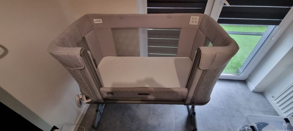 Łóżeczko chicco next2me