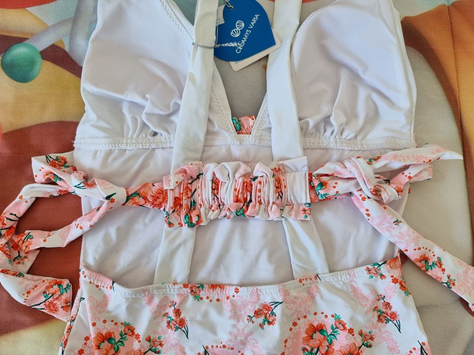 Fato de Banho Jovem/Mulher/Senhora Floral

Tamanho S/36, Artigo Novo