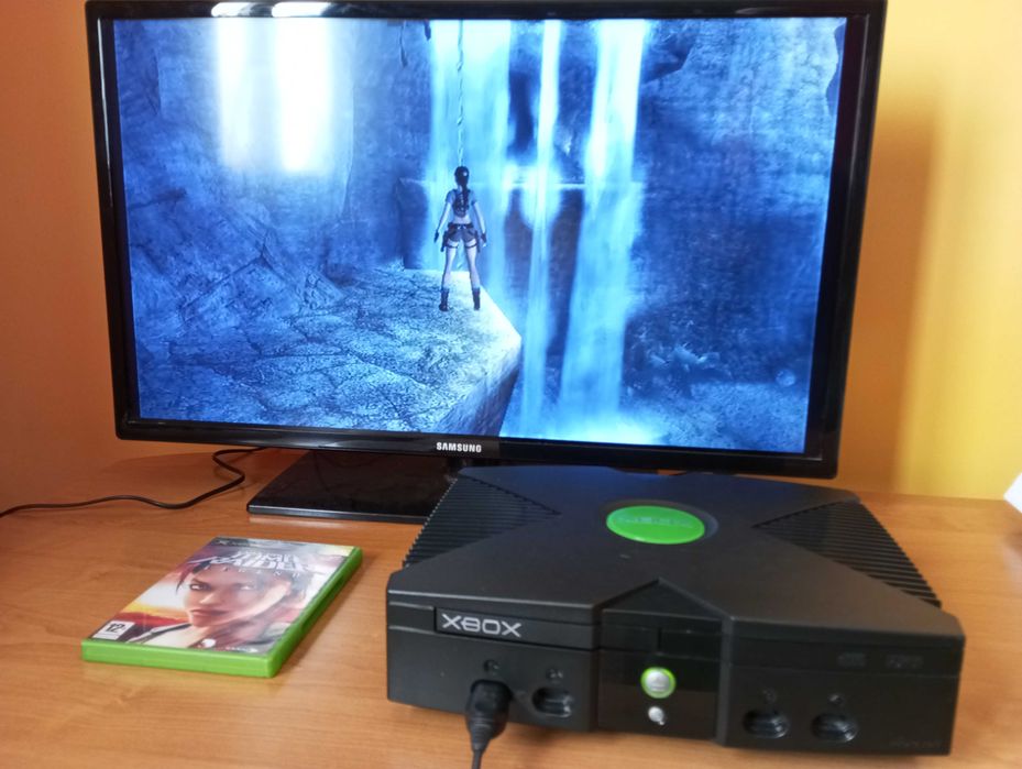 Xbox Classic 500 GB + Tomb Raider
