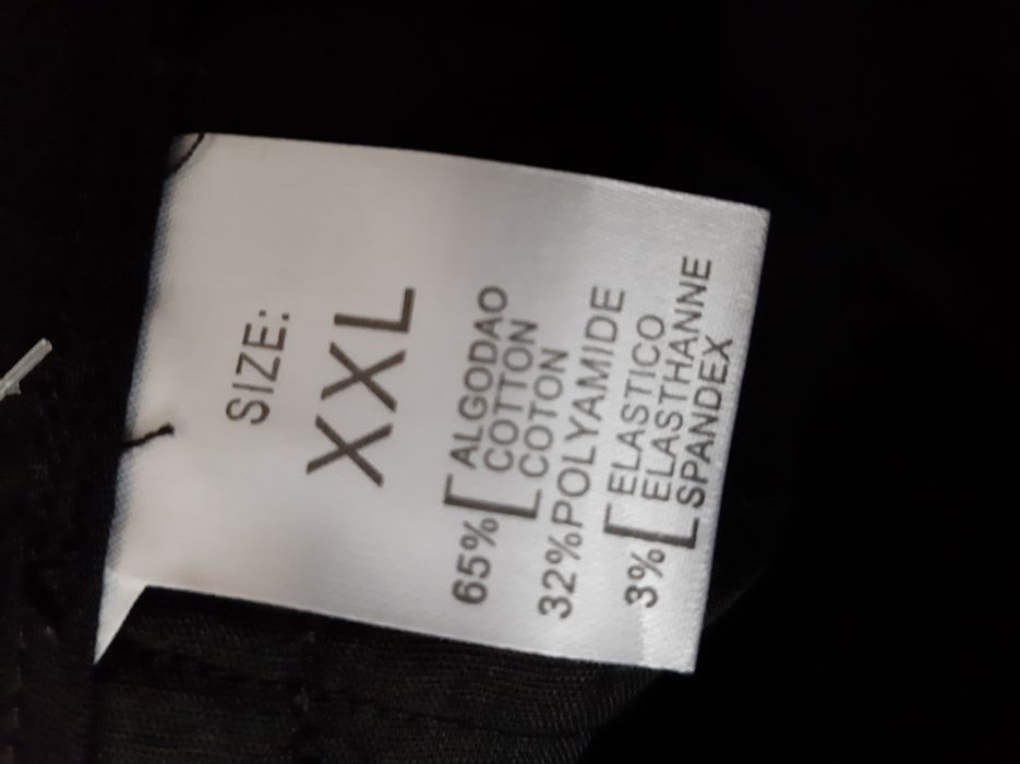 Calça preta modelo clássico ( novas) tam.xxl mas vestem pouco 10€