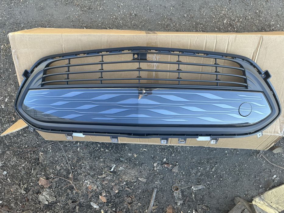 Решітка нижня на Chevrolet Bolt EV 17-